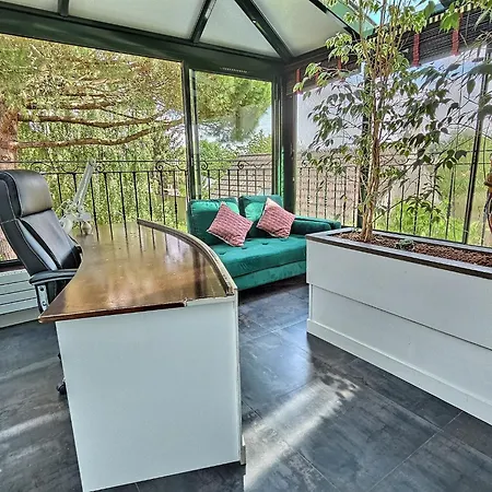 Magnifique Villa, Piscine, Paris A 15 Min, Parking וילה Sèvres